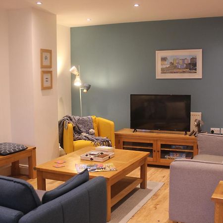 Stylish Flat In Central Tenby & Free Parking المظهر الخارجي الصورة