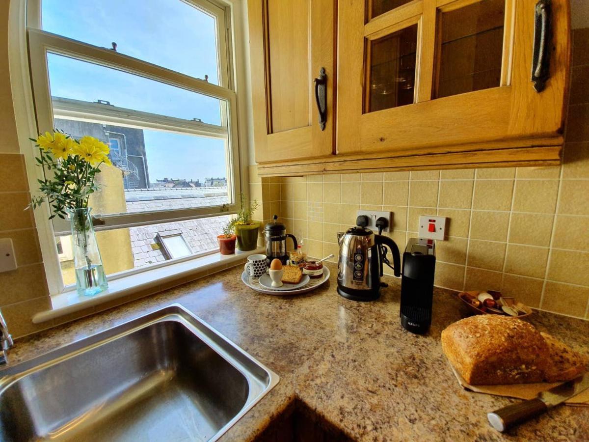 Stylish Flat In Central Tenby & Free Parking المظهر الخارجي الصورة