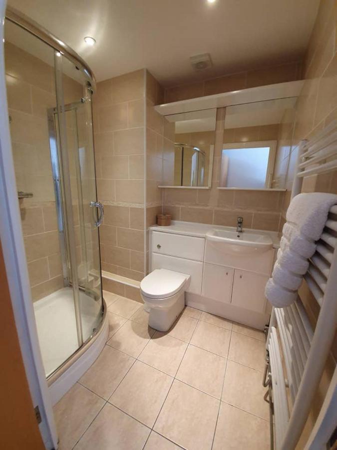 Stylish Flat In Central Tenby & Free Parking المظهر الخارجي الصورة