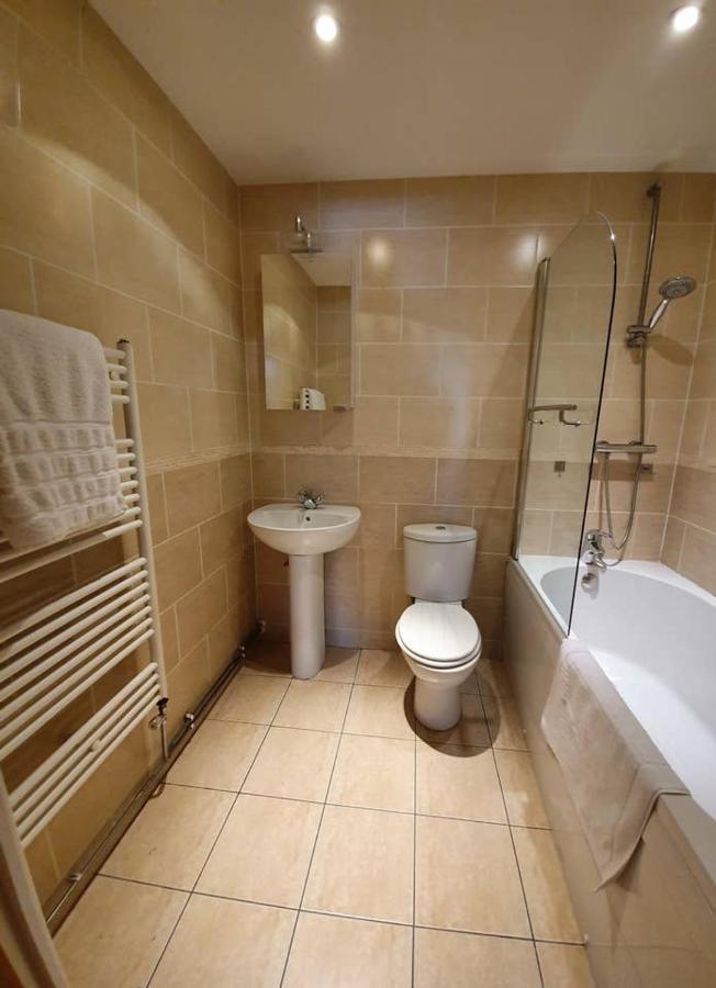 Stylish Flat In Central Tenby & Free Parking المظهر الخارجي الصورة